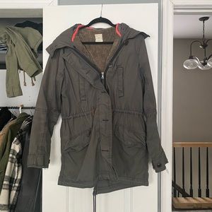 GAP canvas winter coat with fur liner M